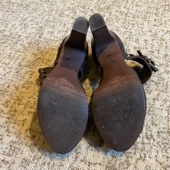 Halogen Open-Toed Pump - Picture 7 of 7